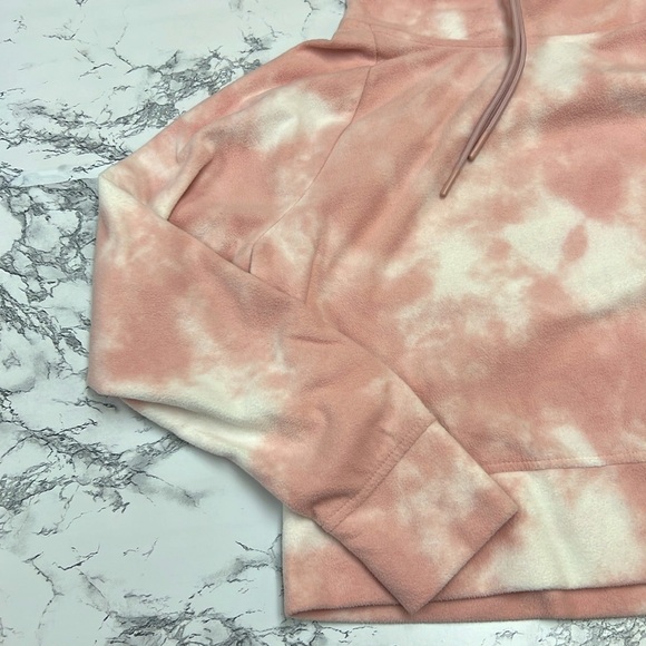 Go-Warm Pink and White Old Navy Cropped Fleece Funnel-Neck Sweatshirt - 1029 - Picture 3 of 9